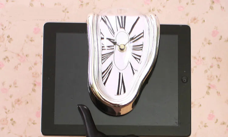 2024 New Novel Surreal Melting Distorted Wall Clocks Surrealist Salvador Dali Style Wall Decororation Home Garden Clock